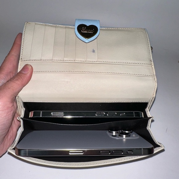 💯 GUCCI Heart Baby Blue Monogram Leather Wallet on Gold Chain w/ auth cert - Picture 6 of 13